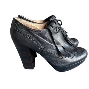 FRYE Naiya Kiltie Moc Black Leather Heels Size 10M